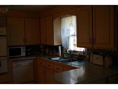 121 Priscilla Rd, Woonsocket, RI 02895 - photo 7