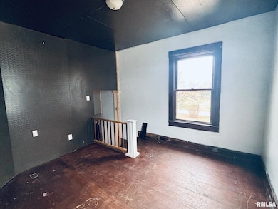 207 S Primm St, Athens, IL 62613 - photo 7