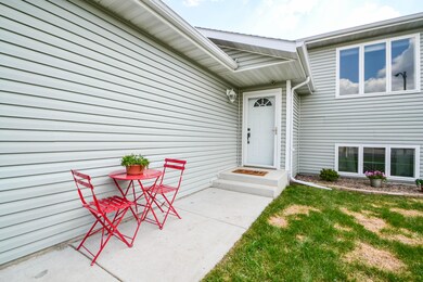 2209 La Corte Loop, Bismarck, ND 58503 - photo 2