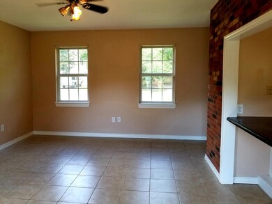 10109 Red Oak Ln, Moss Point, MS 39562 - photo 3