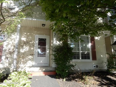 15 Stratton Cir, Troy, NY 12182 - photo 2