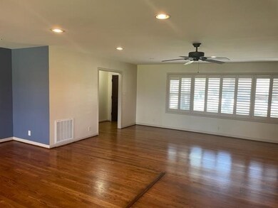 8750 Turriff St, Houston, TX 77055 - photo 3