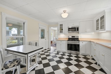 15 Crescent St, Millers Falls, MA 01349 - photo 4