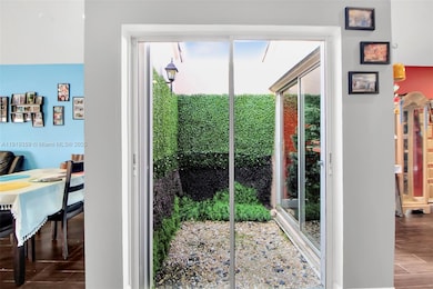 6122 NW 181st Terr Cir W, Hialeah, FL 33015 - photo 6