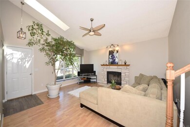 WELCOME HOME TO 305 CYPRESS POINT CT! Bright and s