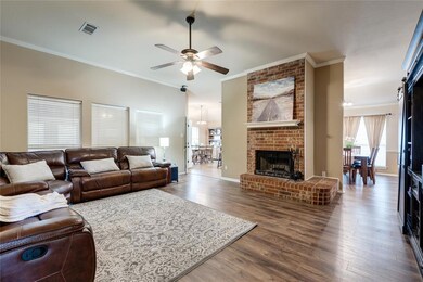 107 Montreal Dr, Hurst, TX 76054 - photo 2