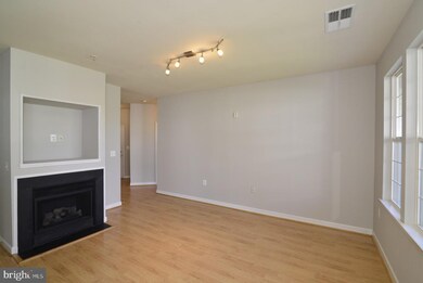 42496 Mayflower Terrace unit 202, Ashburn, VA 20148 - photo 5