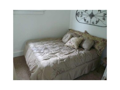 1128 10th St SE, Cedar Rapids, IA 52401 - photo 7