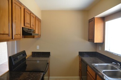 5526 W Cambridge Ave, Phoenix, AZ 85035 - photo 5