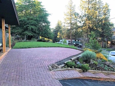 1582 NW Saginaw Ave, Bend, OR 97701 - photo 4