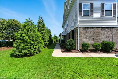 301 Sikeston Ln, Chesapeake, VA 23322 - photo 2