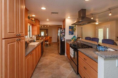 006_Kitchen (2)
