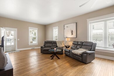 103 E Illinois St, Mansfield, IL 61854 - photo 3