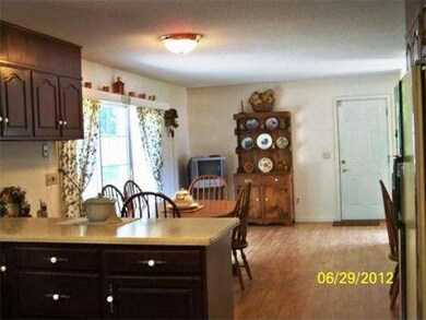 102 Harbey Rd, West Springfield, MA 01089 - photo 5