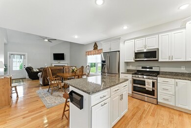 6 Saint Andrews Way unit 6, West Springfield, MA 01089 - photo 6
