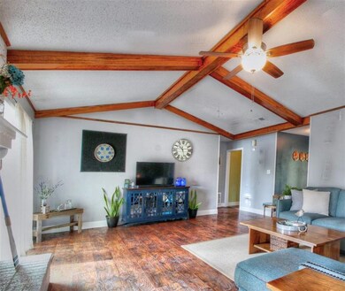 403 Forrestburg Dr, Wake Village, TX 75501 - photo 4