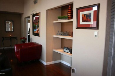 Display Niches! Hardwoord Floors!