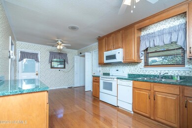 431 Regalwood Dr, Jacksonville, NC 28546 - photo 7