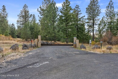 Inside-Spokane-Inglenook New-1