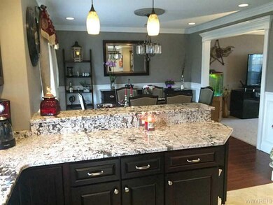 Kitchen Endless counter space
