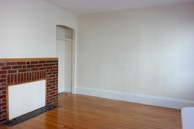 114 Bartlett St, Charlestown, MA 02129 - photo 4