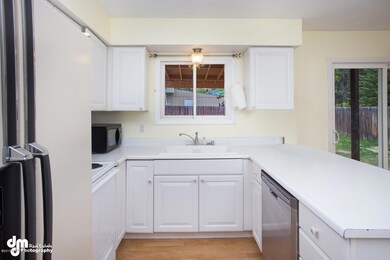 2621 Fatemeh Circle Anchorage-large-010-