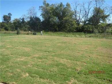 Yard/Garden. Extra large back yard, fully sodded,