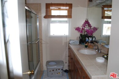 21915 Ybarra Rd, Woodland Hills, CA 91364 - photo 6