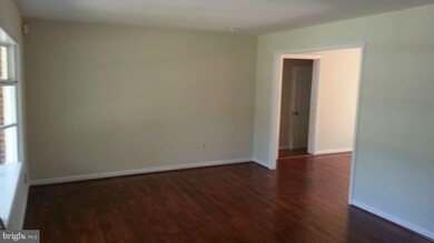 9519 Bonair Dr, Manassas, VA 20109 - photo 3