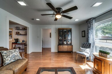 210 N Pendell Ave, Cleburne, TX 76033 - photo 6