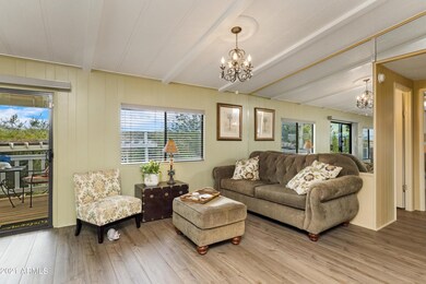 004_Living Room