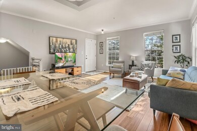 723 Massey Ln unit A, Alexandria, VA 22314 - photo 4