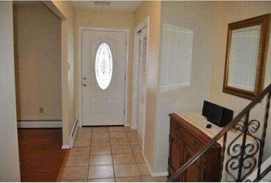 726 Pineview Ln, North Wales, PA 19454 - photo 2