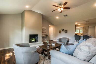 4219 Lucian Ln, Friendswood, TX 77546 - photo 3