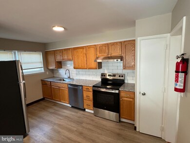 521 E Lancaster Ave unit B, Shillington, PA 19607 - photo 2