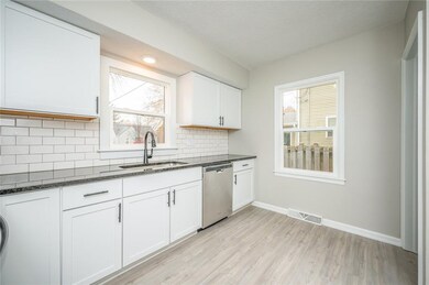 2421 51st St, Des Moines, IA 50310 - photo 2