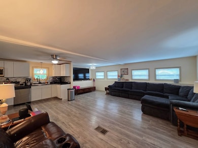 30700 Us Highway 19 N unit 45, Palm Harbor, FL 34684 - photo 2