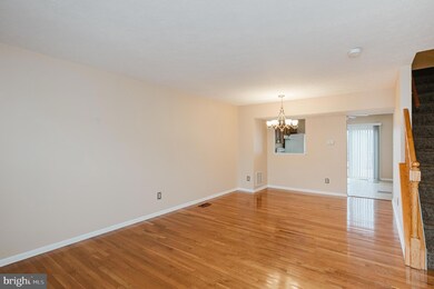 861 Clover Leaf Ct, Edgewood, MD 21040 - photo 3