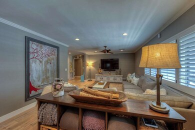 004_Living Room