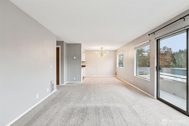 12300 33rd Ave NE unit 402, Seattle, WA 98125 - photo 6