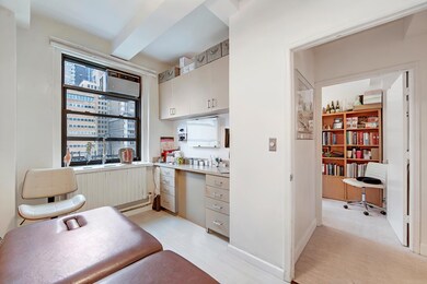 115 E 61st St unit 10A, New York, NY 10065 - photo 5