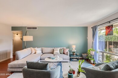 09 Living Room Feature