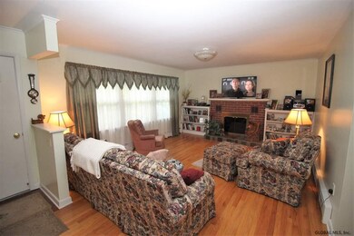 40 Jennifer Rd, Schenectady, NY 12302 - photo 4