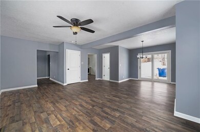 1263 E 34th St, Des Moines, IA 50317 - photo 5