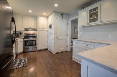 Fully remodeled kitchen with quartz countertops an