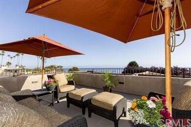 Roof top ocean view deck. Fantastic views, feel & 