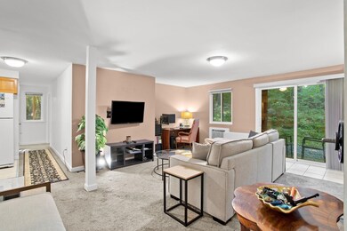 80 Robert Ct unit D, Manchester, NH 03103 - photo 3