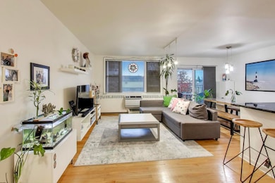 8700 Skokie Blvd unit 3PS, Skokie, IL 60077 - photo 3