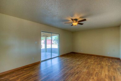 Living Room (2)