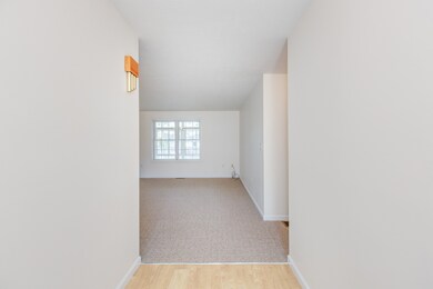 39 Glasgow Cir, Hudson, NH 03051 - photo 4